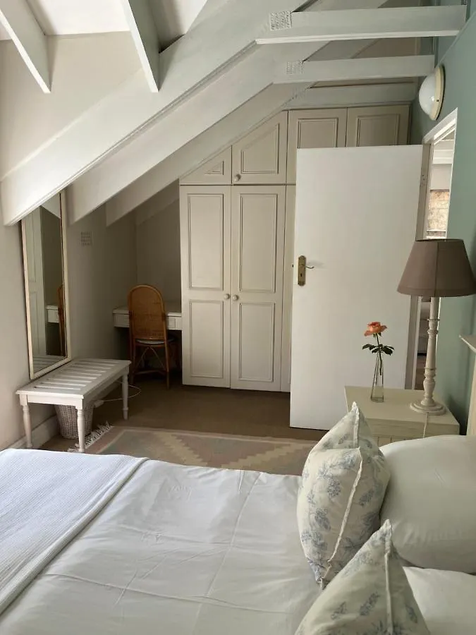 Constantia Cottage- Warblers Nest 0*, Cape Town South Africa