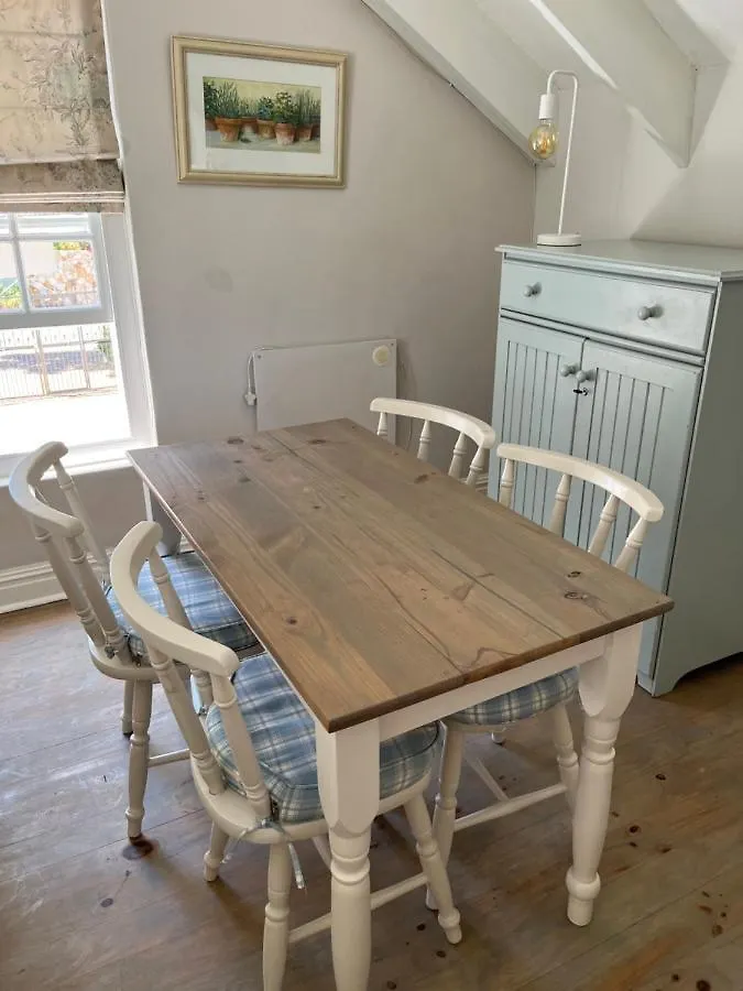 Constantia Cottage- Warblers Nest 0*, Cape Town