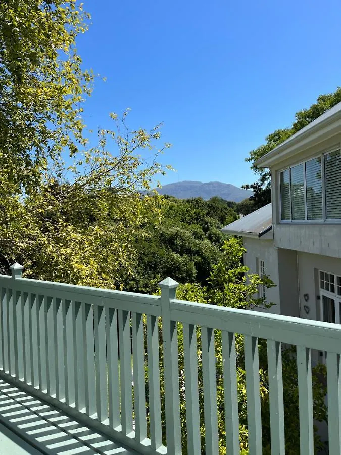 Constantia Cottage- Warblers Nest Guest house